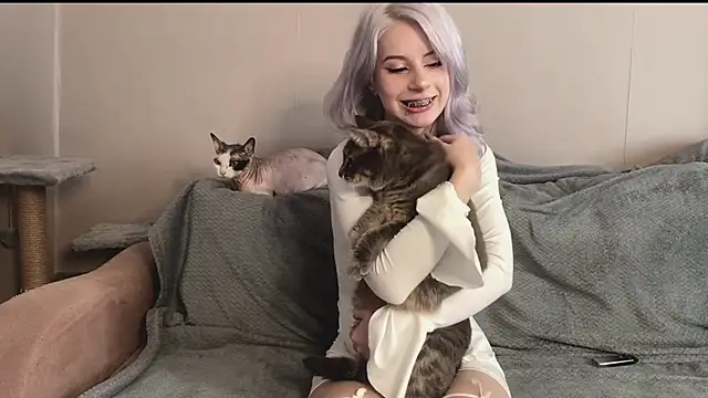 snowy lisa online show from 15, 11, 2025