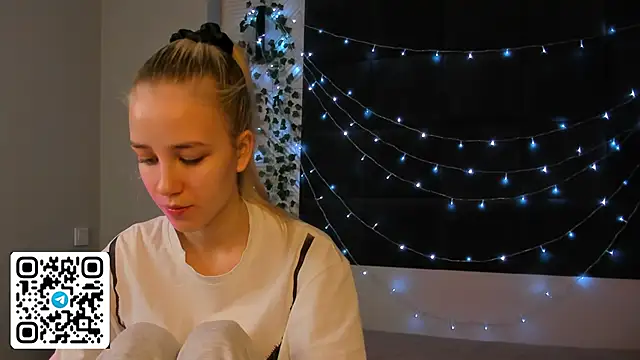 Snapshot of Anellyball chatting on 13, 3, 2026 Anellyball online show from 13, 3, 2026