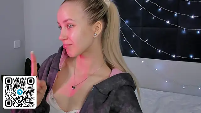 Snapshot of Anellyball chatting on 17, 3, 2026 Anellyball online show from 17, 3, 2026