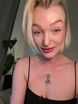Snapshot of lovecassyrose chatting on 11, 4, 2026 lovecassyrose online show from 11, 4, 2026