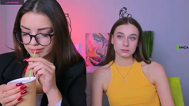 Snapshot of rose_style chatting on 3, 10, 2025 rose style online show from 3, 10, 2025