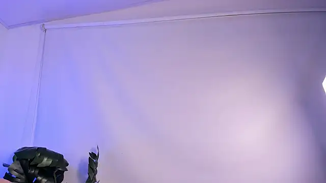 Nicolle Evanss  online show from 10, 9, 2025