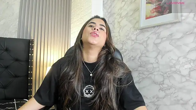 Snapshot of alicy__torres chatting on 2, 2, 2026 alicy torres online show from 2, 2, 2026