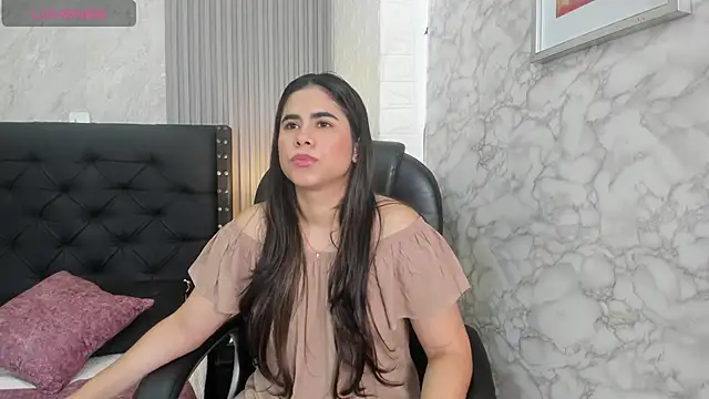 Snapshot of alicy__torres chatting on 5, 5, 2026 alicy torres online show from 5, 5, 2026