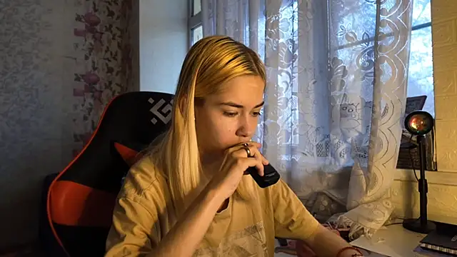 Snapshot of Witching_Moon chatting on 12, 11, 2025 Witching Moon online show from 12, 11, 2025