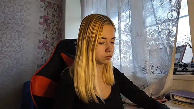 Snapshot of Witching_Moon chatting on 14, 11, 2025 Witching Moon online show from 14, 11, 2025