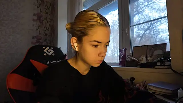 Snapshot of Witching_Moon chatting on 26, 11, 2025 Witching Moon online show from 26, 11, 2025