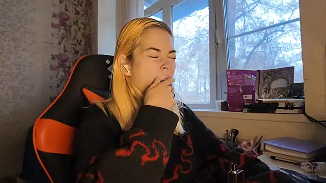 Snapshot of Witching_Moon chatting on 27, 11, 2025 Witching Moon online show from 27, 11, 2025