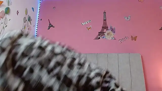 Snapshot of mikaela303av chatting on 14, 12, 2025 mikaela303av online show from 14, 12, 2025