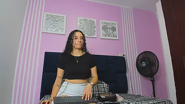 Snapshot of Horny_firecouple chatting on 15, 9, 2025 Horny firecouple online show from 15, 9, 2025