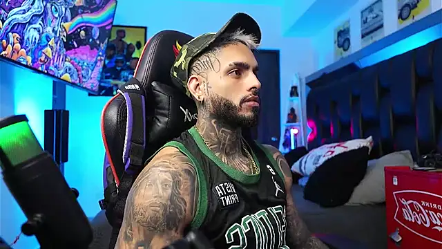 logan hugh8 online show from 13, 2, 2026