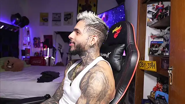 Snapshot of logan_hugh8 chatting on 17, 3, 2026 logan hugh8 online show from 17, 3, 2026