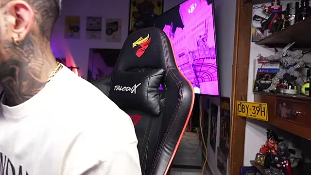 Snapshot of logan_hugh8 chatting on 20, 3, 2026 logan hugh8 online show from 20, 3, 2026