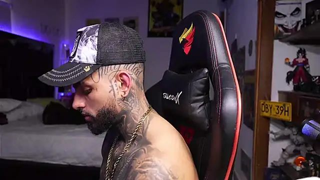 Snapshot of logan_hugh8 chatting on 17, 4, 2026 logan hugh8 online show from 17, 4, 2026