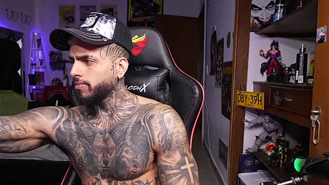 Snapshot of logan_hugh8 chatting on 22, 4, 2026 logan hugh8 online show from 22, 4, 2026