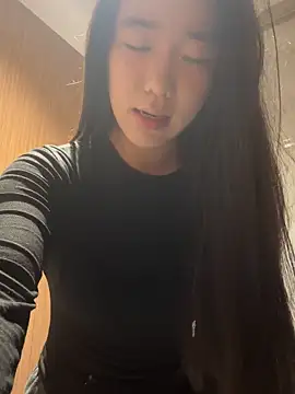 Snapshot of luluya1314 chatting on 27, 11, 2025 luluya1314 online show from 27, 11, 2025