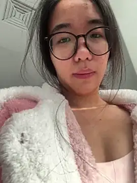 Snapshot of luluya1314 chatting on 1, 12, 2025 luluya1314 online show from 1, 12, 2025