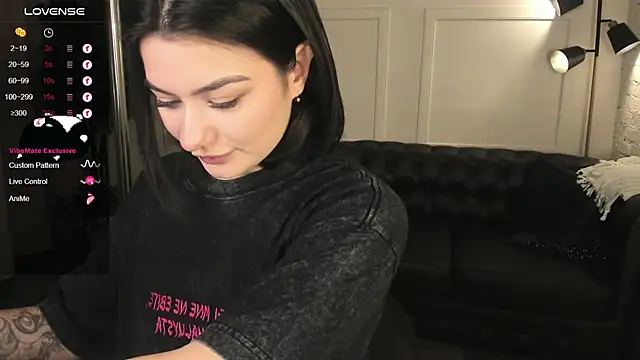 Dark Moni online show from 3, 10, 2025