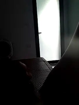 Snapshot of quoc85 chatting on 8, 10, 2025 quoc85 online show from 8, 10, 2025