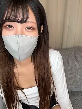 emiiiii1001 online show from 25, 11, 2025