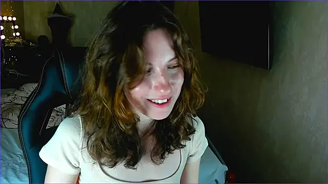 Agata in Wonderland online show from 8, 10, 2025