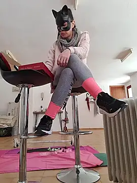 Snapshot of SweetSun69 chatting on 5, 4, 2026 SweetSun69 online show from 5, 4, 2026