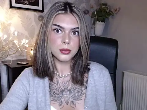 Snapshot of Nova_SIN chatting on 18, 9, 2025 Nova SIN online show from 18, 9, 2025