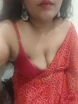 Snapshot of Aunty_Boy_143 chatting on 28, 7, 2026 Aunty Boy 143 online show from 28, 7, 2026