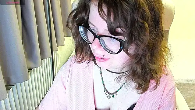 Snapshot of MilisaSweet777 chatting on 6, 10, 2025 MilisaSweet777 online show from 6, 10, 2025