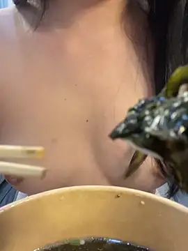 Snapshot of Knorr_Vietnams chatting on 5, 11, 2025 Knorr Vietnams online show from 5, 11, 2025