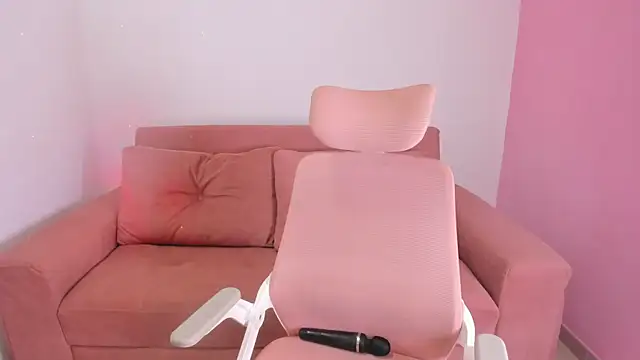 Snapshot of Emiss_Jones chatting on 10, 1, 2026 Emiss Jones online show from 10, 1, 2026