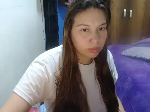 Snapshot of cloequeen15 chatting on 16, 3, 2026 cloequeen15 online show from 16, 3, 2026