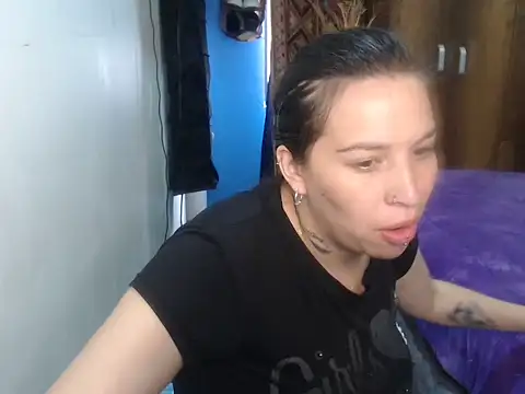 Snapshot of cloequeen15 chatting on 20, 3, 2026 cloequeen15 online show from 20, 3, 2026