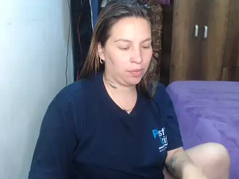 Snapshot of cloequeen15 chatting on 31, 3, 2026 cloequeen15 online show from 31, 3, 2026