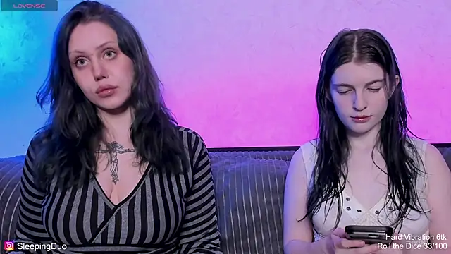Threesomebabes online show from 2, 8, 2026