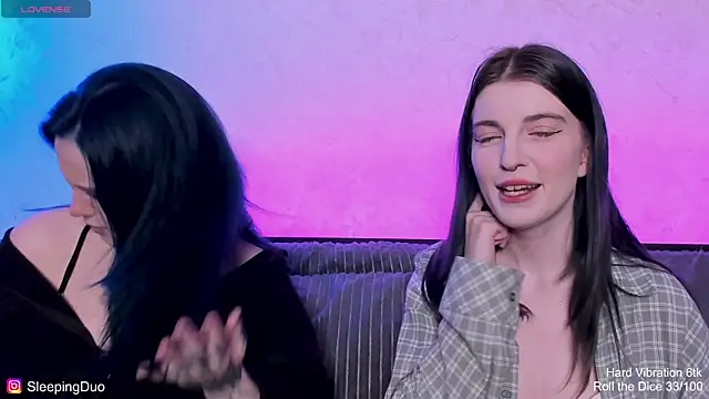 Threesomebabes online show from 4, 8, 2026