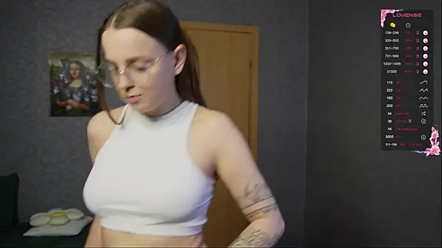 Snapshot of Violetwin chatting on 11, 4, 2026 Violetwin online show from 11, 4, 2026