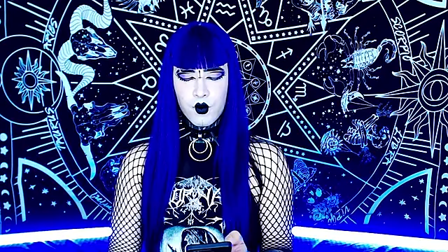 naomi satan online show from 18, 12, 2025