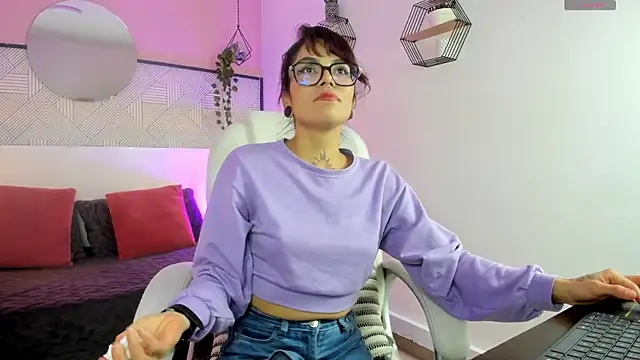 Esmeralda CO online show from 28, 10, 2025