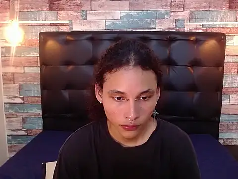 Snapshot of Andrew_Landry chatting on 6, 10, 2025 Andrew Landry online show from 6, 10, 2025