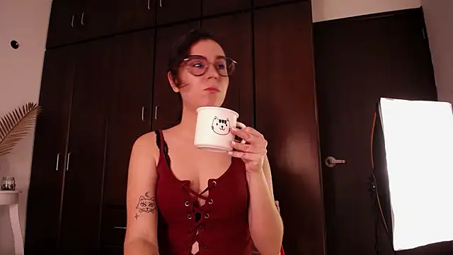 Snapshot of barbyehot chatting on 9, 4, 2026 barbyehot online show from 9, 4, 2026