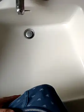 Snapshot of Empi19cm chatting on 10, 10, 2025 Empi19cm online show from 10, 10, 2025