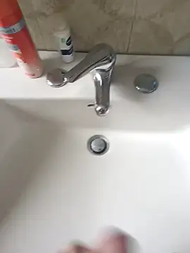 Snapshot of Empi19cm chatting on 21, 10, 2025 Empi19cm online show from 21, 10, 2025