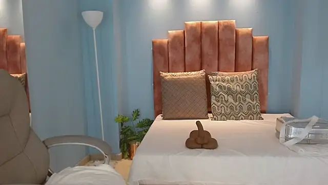 Snapshot of Milaa_Star_ chatting on 18, 4, 2026 Milaa Star online show from 18, 4, 2026