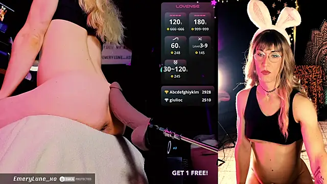 Snapshot of EmeryLune_xo chatting on 5, 4, 2026 EmeryLune xo online show from 5, 4, 2026