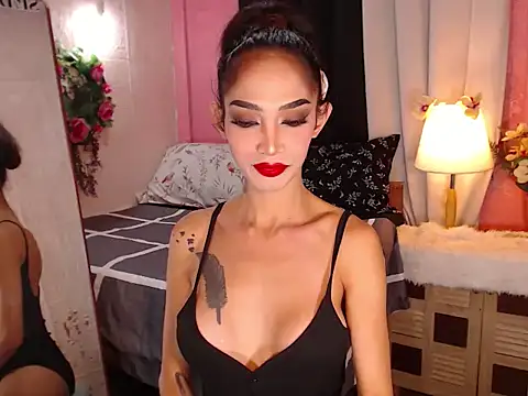 Snapshot of XXXQueenofTransXXX chatting on 4, 2, 2026 XXXQueenofTransXXX online show from 4, 2, 2026