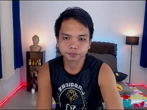 Snapshot of XExtraServiceManX chatting on 8, 11, 2025 XExtraServiceManX online show from 8, 11, 2025