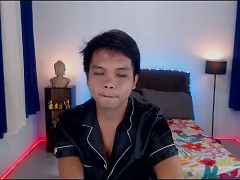 Snapshot of XExtraServiceManX chatting on 18, 11, 2025 XExtraServiceManX online show from 18, 11, 2025