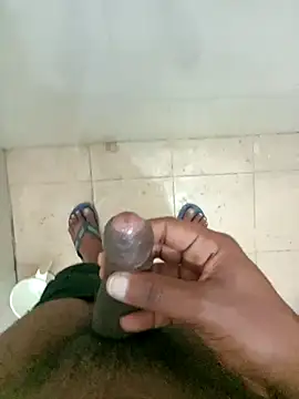 Snapshot of Aloneboy170 chatting on 7, 2, 2026 Aloneboy170 online show from 7, 2, 2026