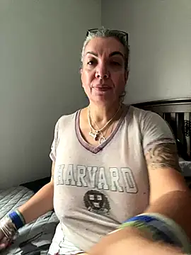 dieseldame1313 online show from 5, 10, 2025